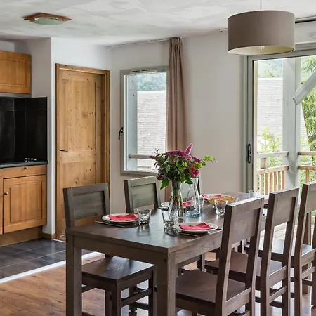 Lagrange Le Clos Hilaire Hotel apartamentowy 3*